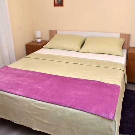 ויר Apartments Oresic מראה חיצוני תמונה