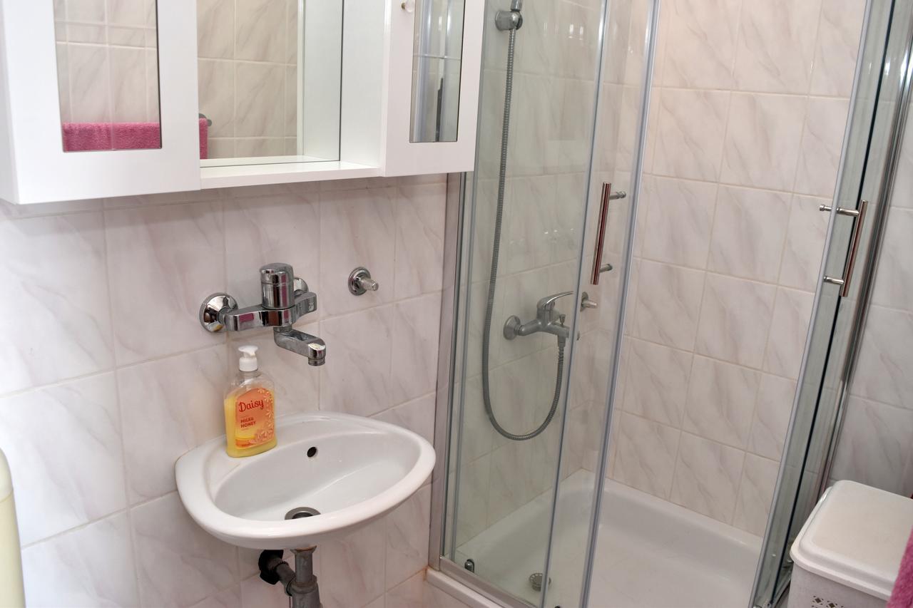 ויר Apartments Oresic מראה חיצוני תמונה