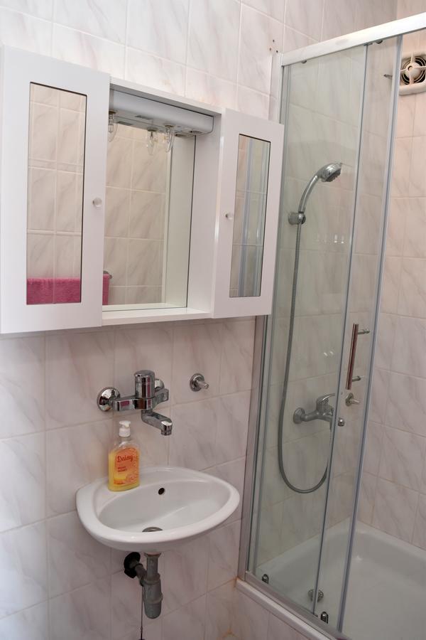 ויר Apartments Oresic מראה חיצוני תמונה