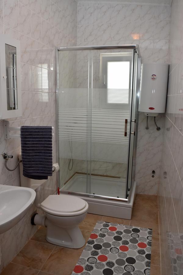 ויר Apartments Oresic מראה חיצוני תמונה