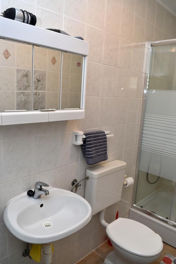 ויר Apartments Oresic מראה חיצוני תמונה
